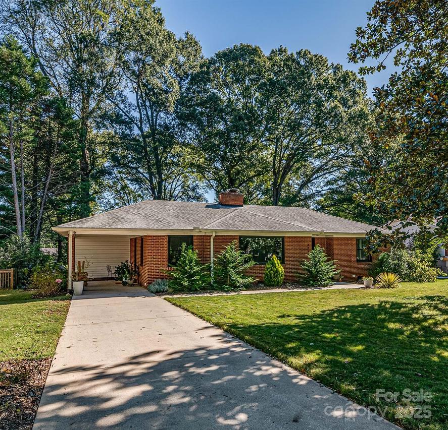 4243 Castlewood Rd., Charlotte, NC 28209
