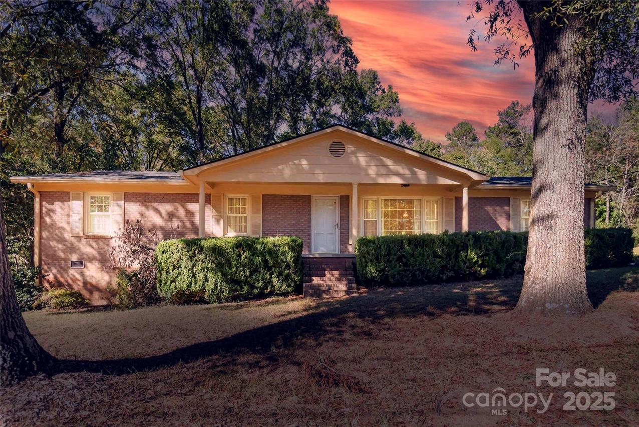 210 Cliffside Dr., Kannapolis, NC 28081