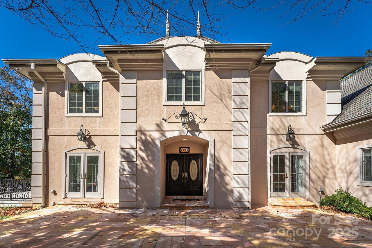 345 Hawks Nest Tr., Lake Lure, NC 28746