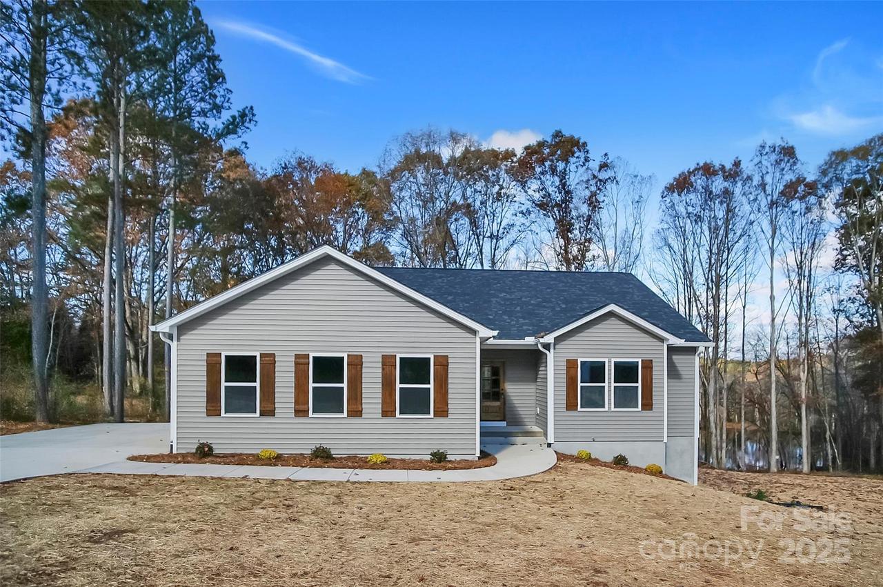7058 Sparrow Ln., Vale, NC 28168