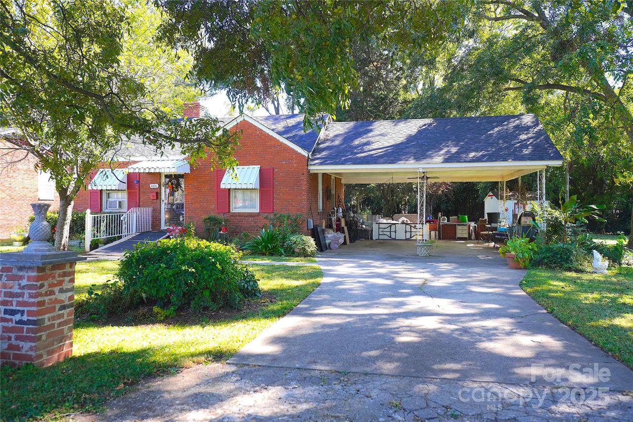 2206 Bancroft St., Charlotte, NC 28206