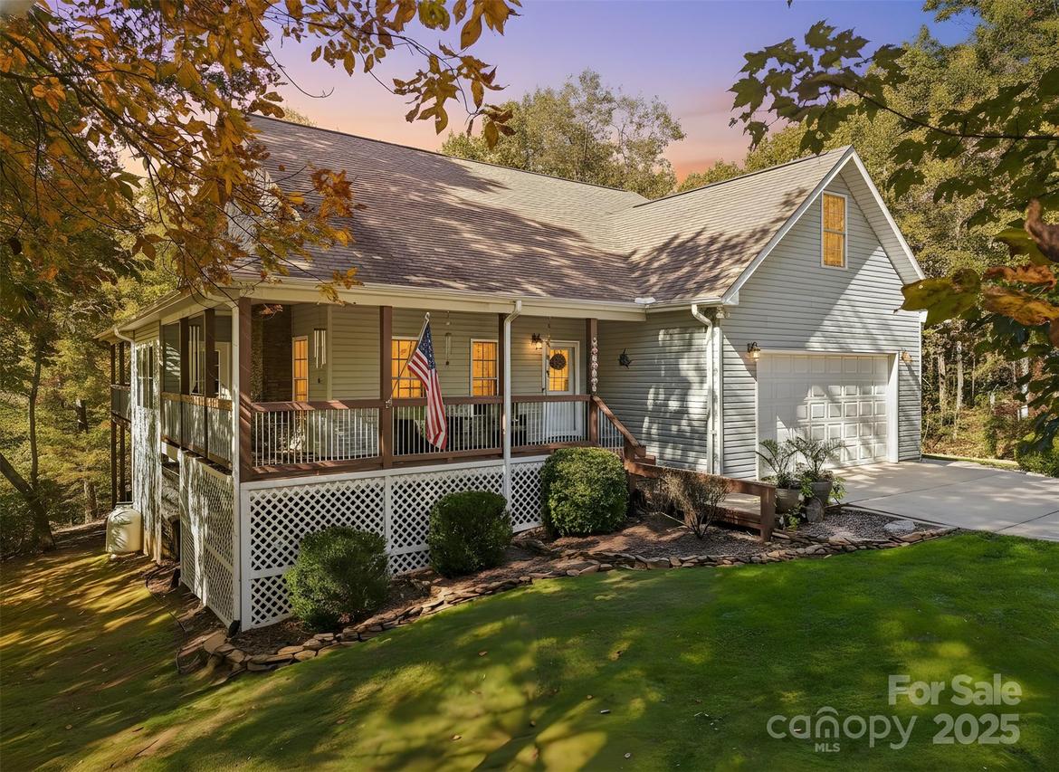6 Wagon Trace, Flat Rock, NC 28731