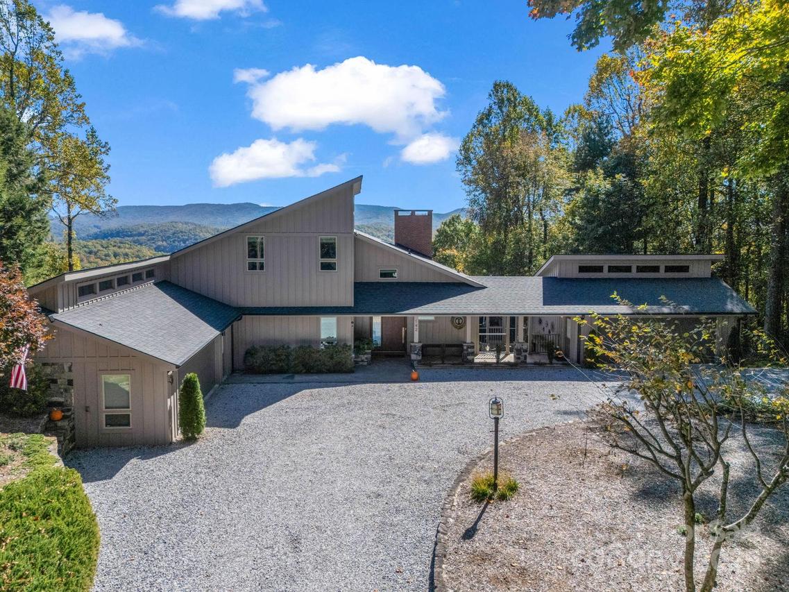 142 Judds Peak Rd., Saluda, NC 28773