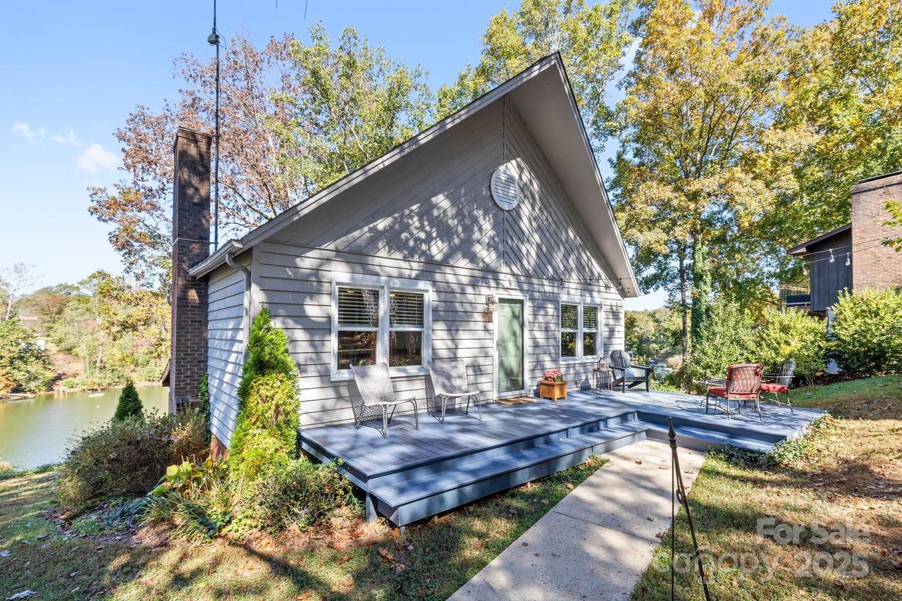213 Michaels Gap Ln., Hickory, NC 28601