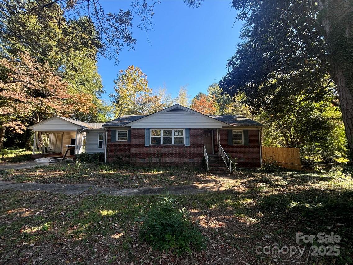 137 Birchwood Dr., Charlotte, NC 28214