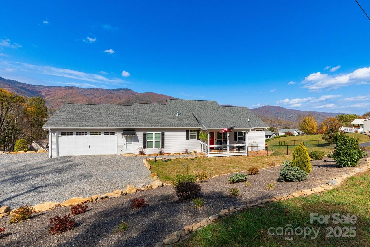 605 Red Bank Rd., Waynesville, NC 28786