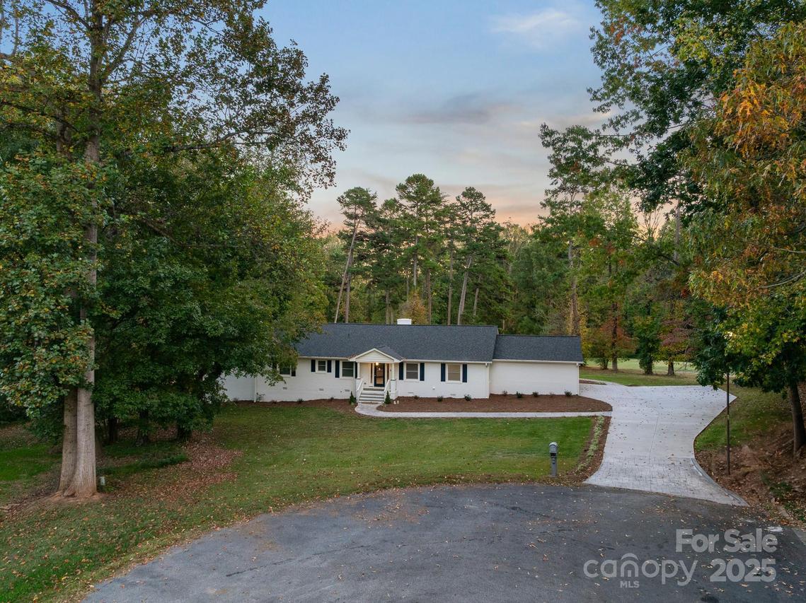 104 Shawnee Cir., Lexington, NC 27295