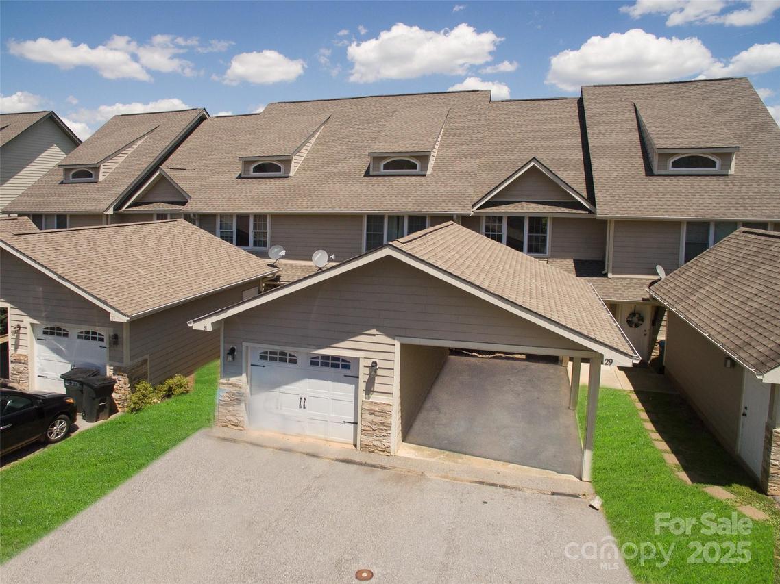 29 Rotunda Cir., Asheville, NC 28806