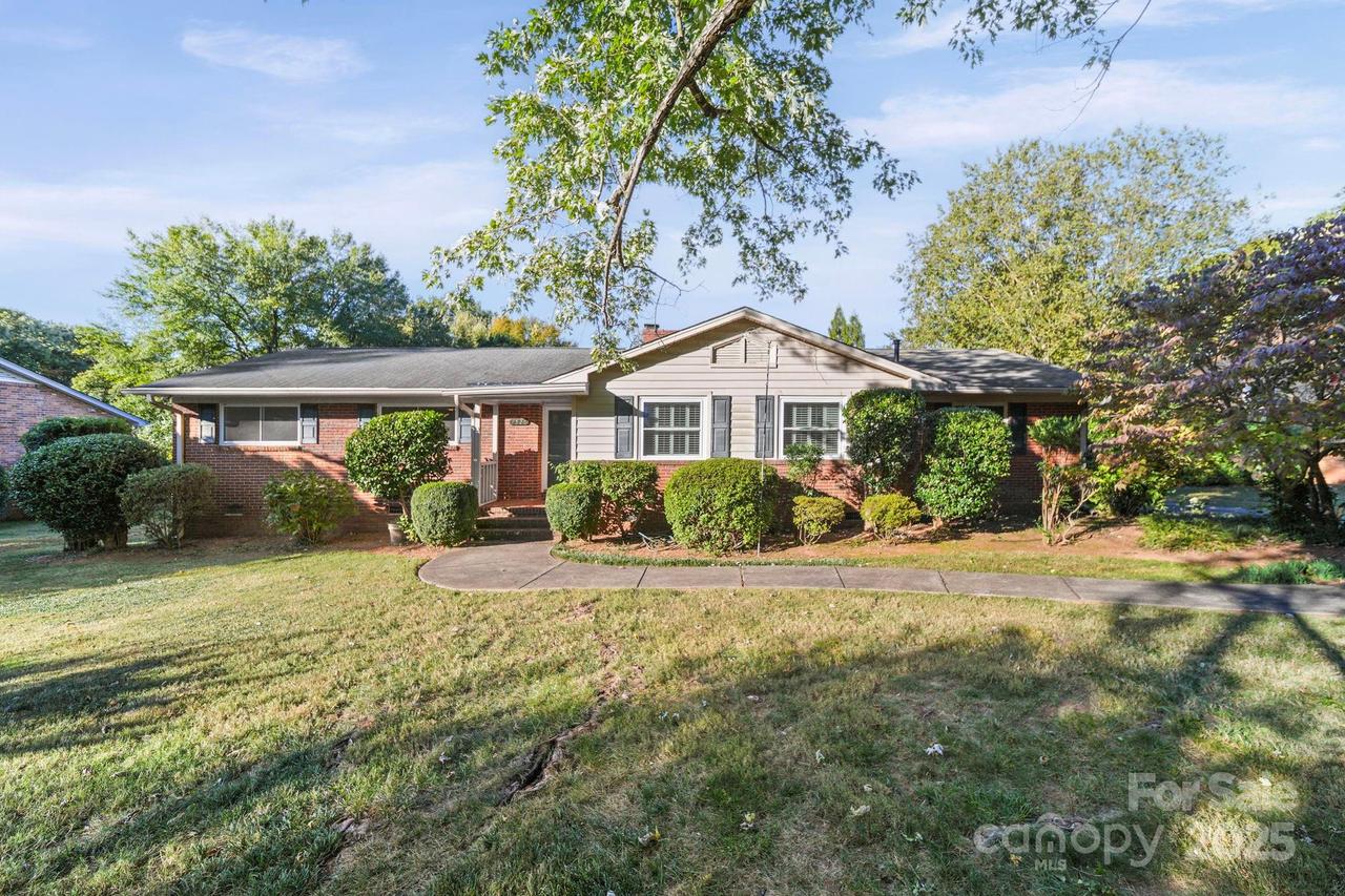 7526 Candis Dr., Charlotte, NC 28212