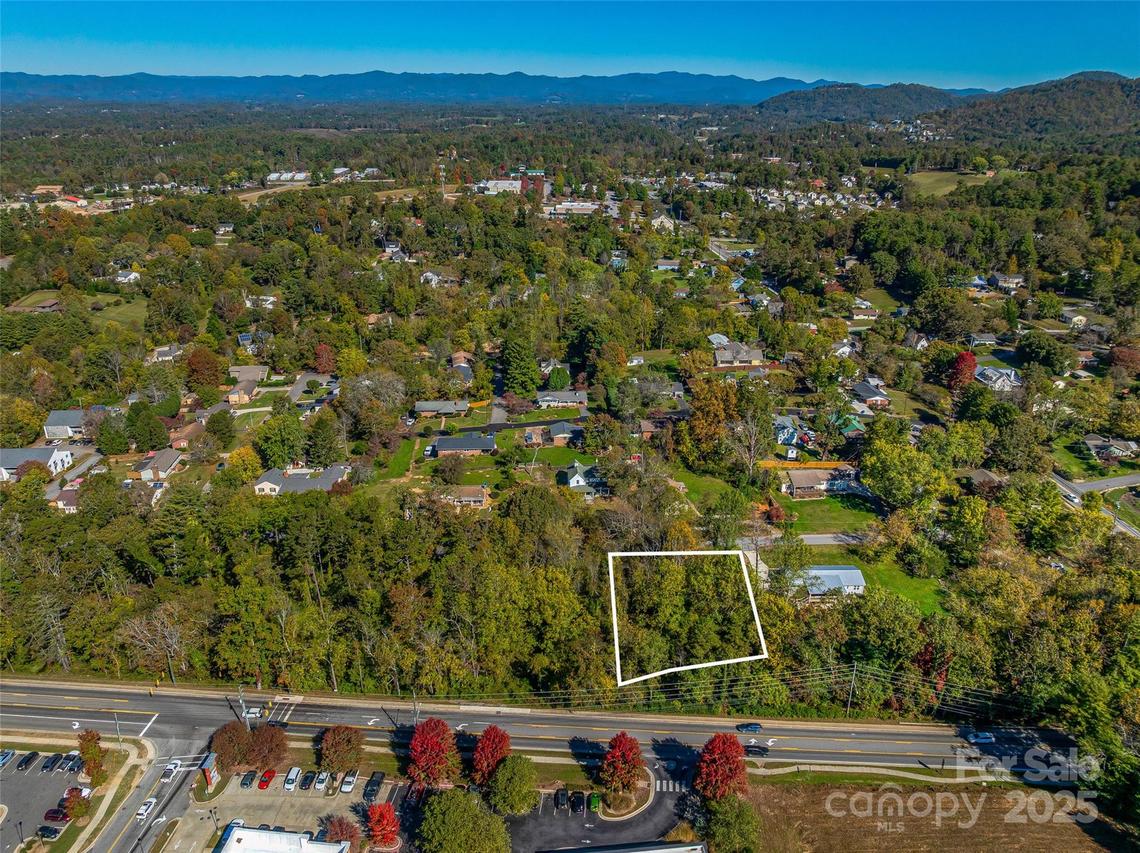 0000 Clinton St. #1, Weaverville, NC 28787