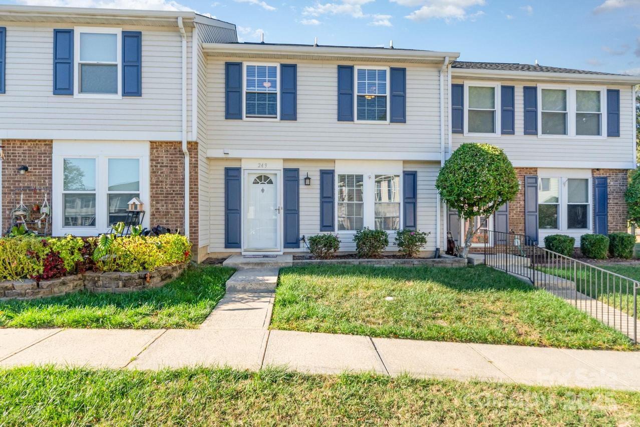 249 Water Oak Dr., Pineville, NC 28134