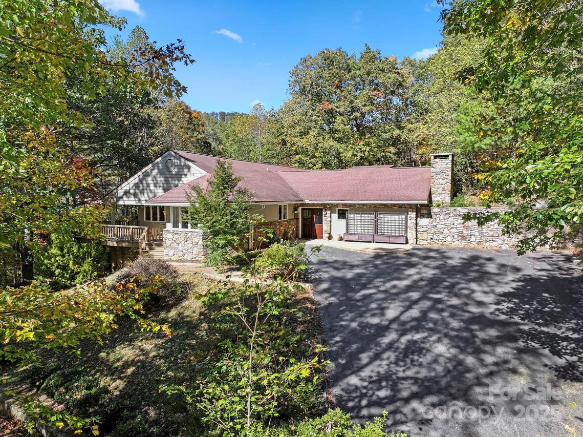 8 Covewood Rd., Asheville, NC 28805