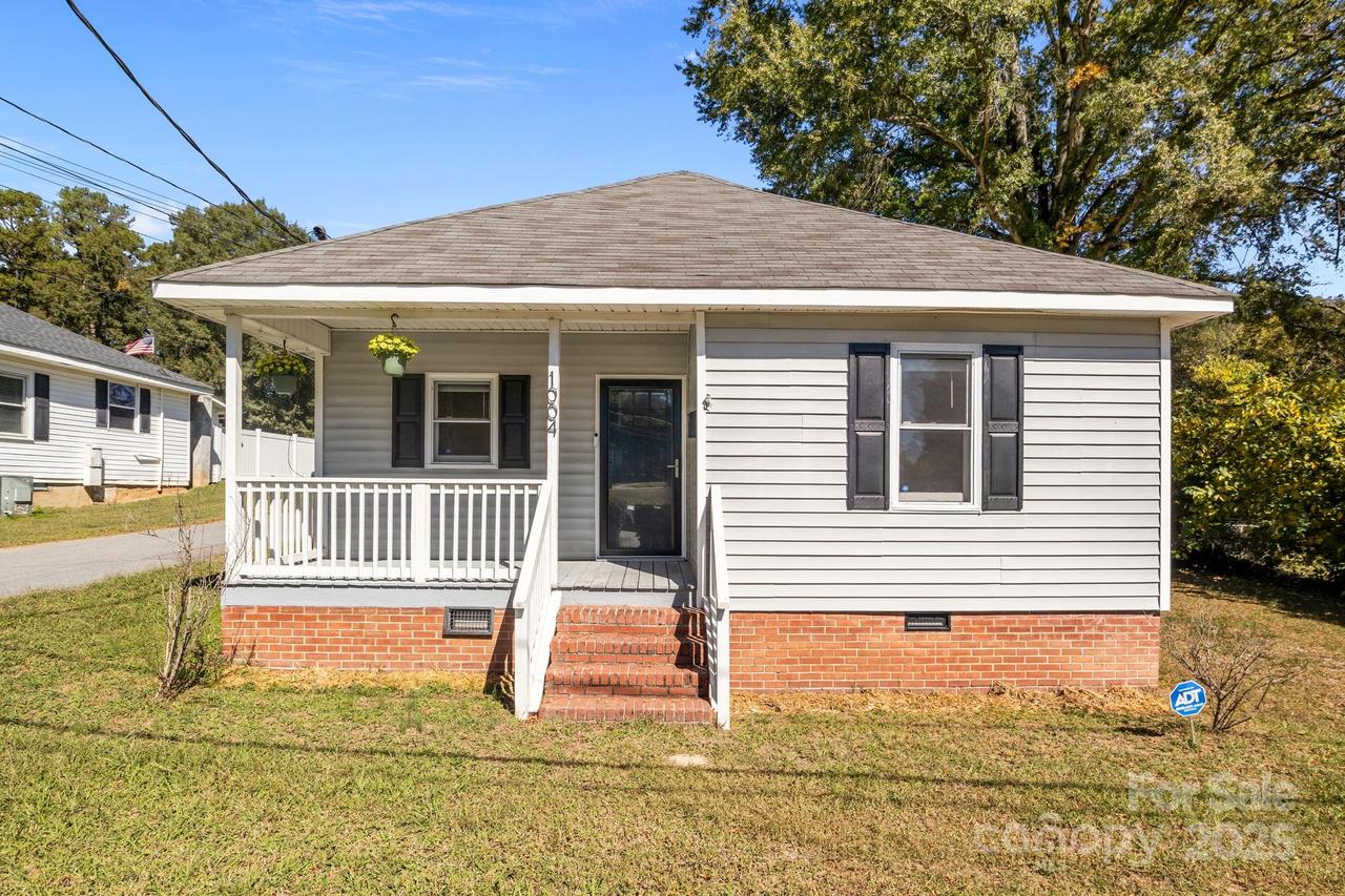 1004 Plymouth St., Gastonia, NC 28054