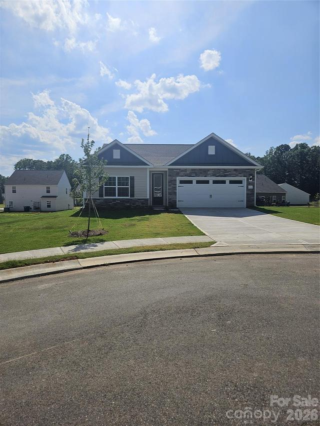 111 Sandypark Ct., Troutman, NC 28166