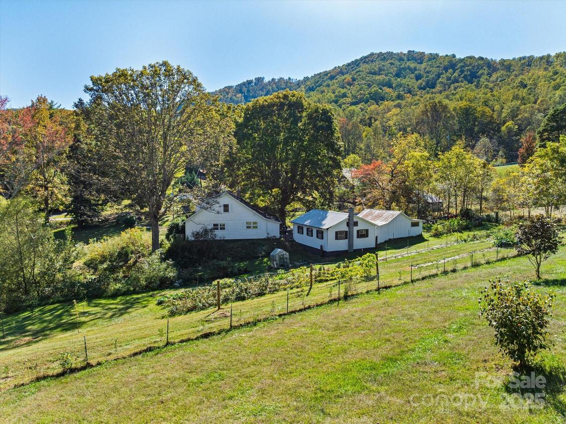 260 Bee Ridge Rd., Asheville, NC 28803