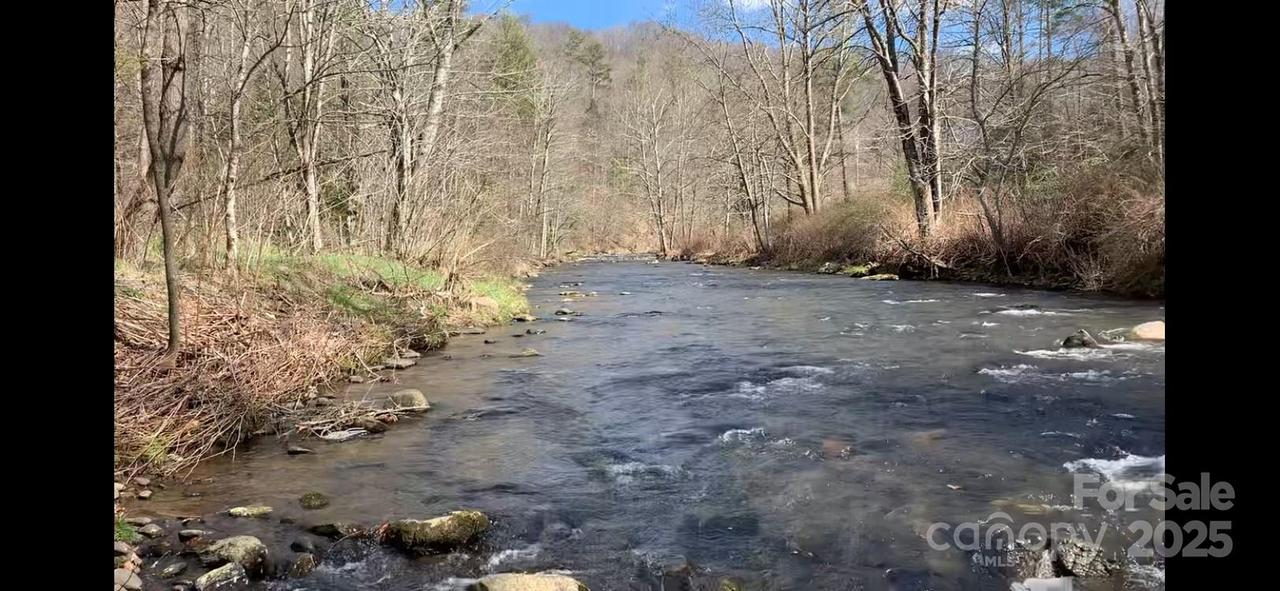 37 S Us 19e Hwy., Newland, NC 28657
