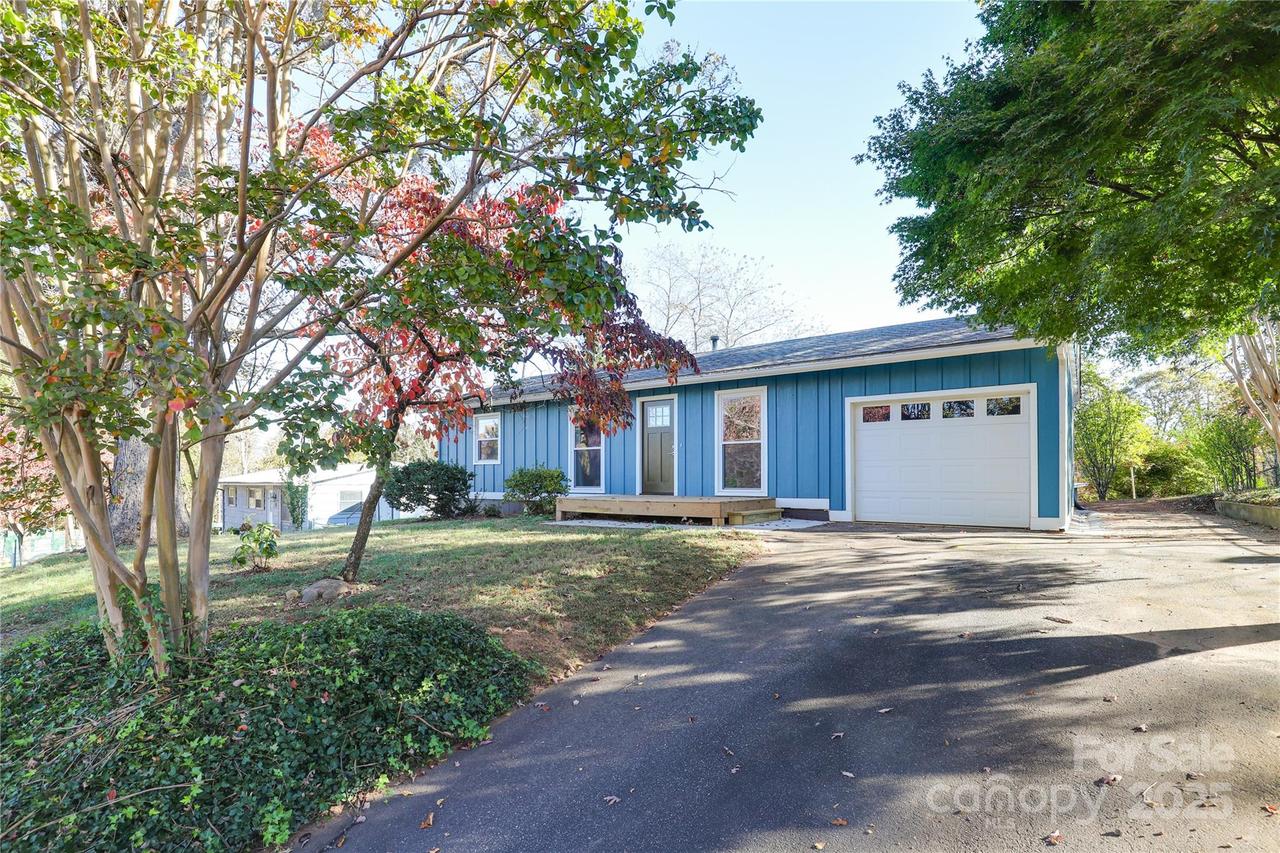 69 First St., Asheville, NC 28803