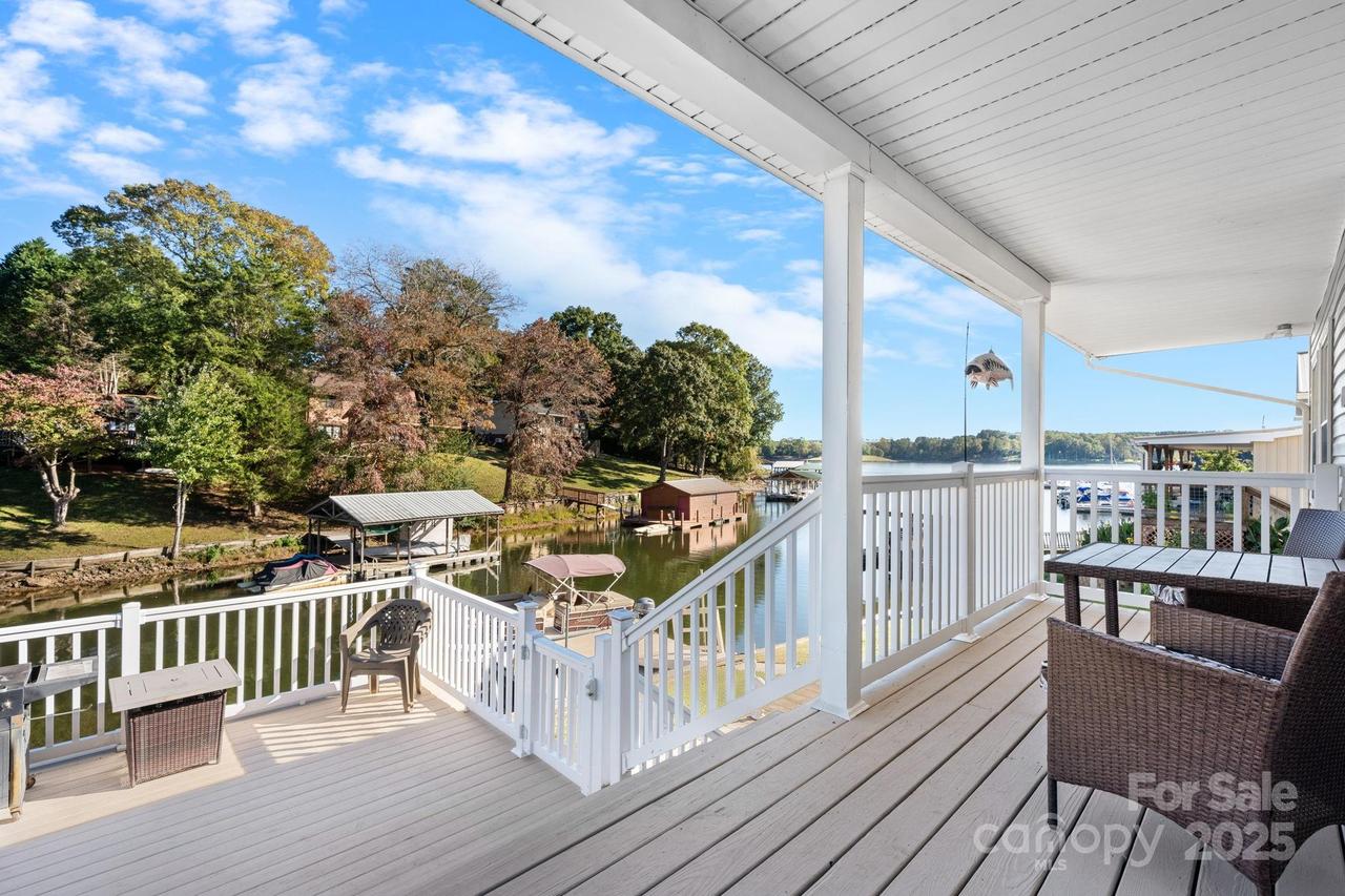 349 Taylorsville Beach Ct., Taylorsville, NC 28681