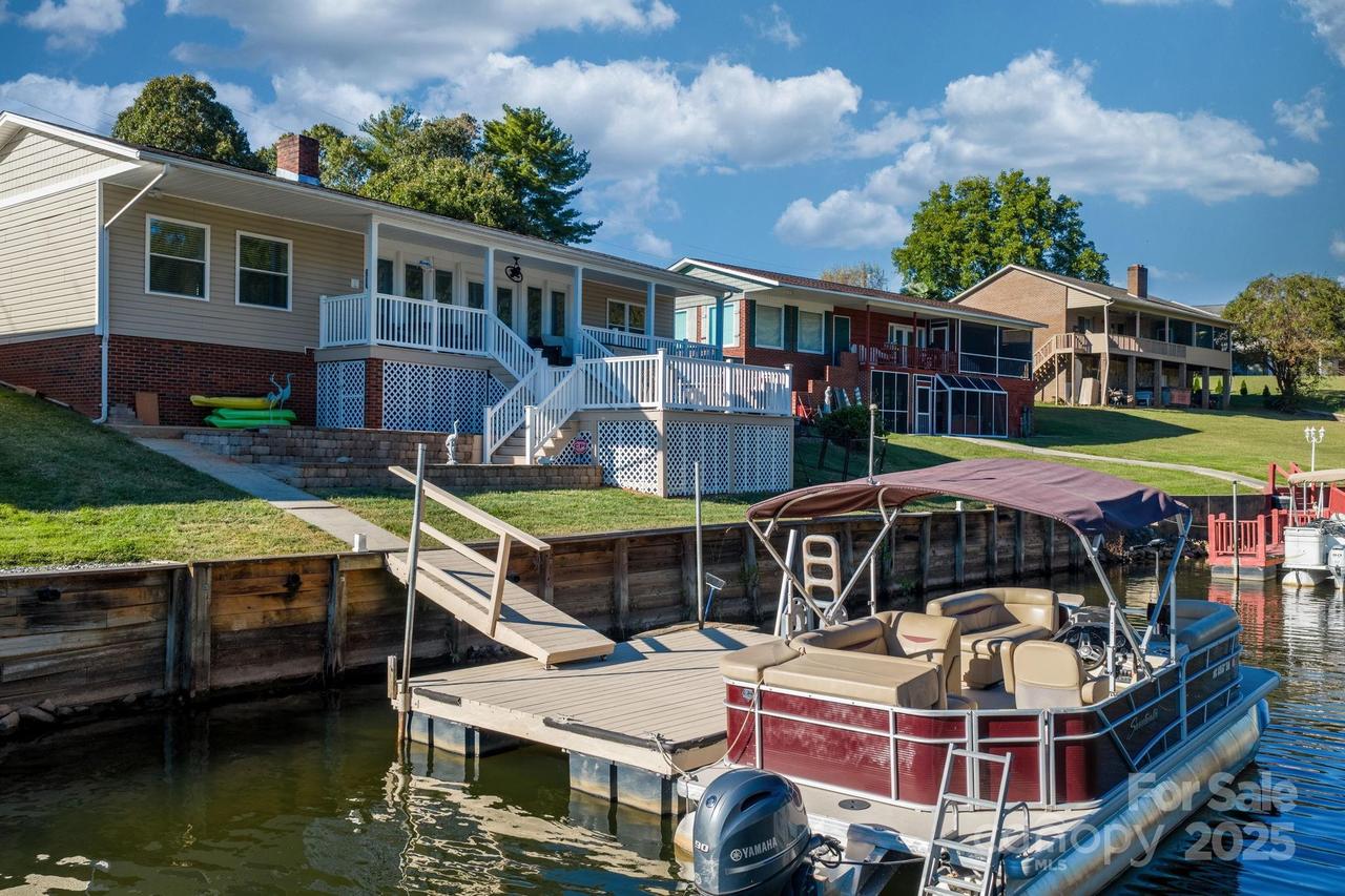 349 Taylorsville Beach Ct., Taylorsville, NC 28681