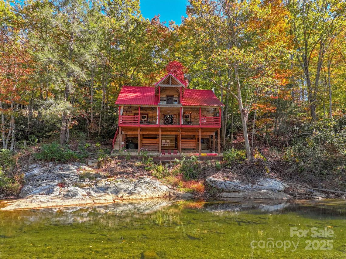 996 Halls Chapel Rd., Burnsville, NC 28714