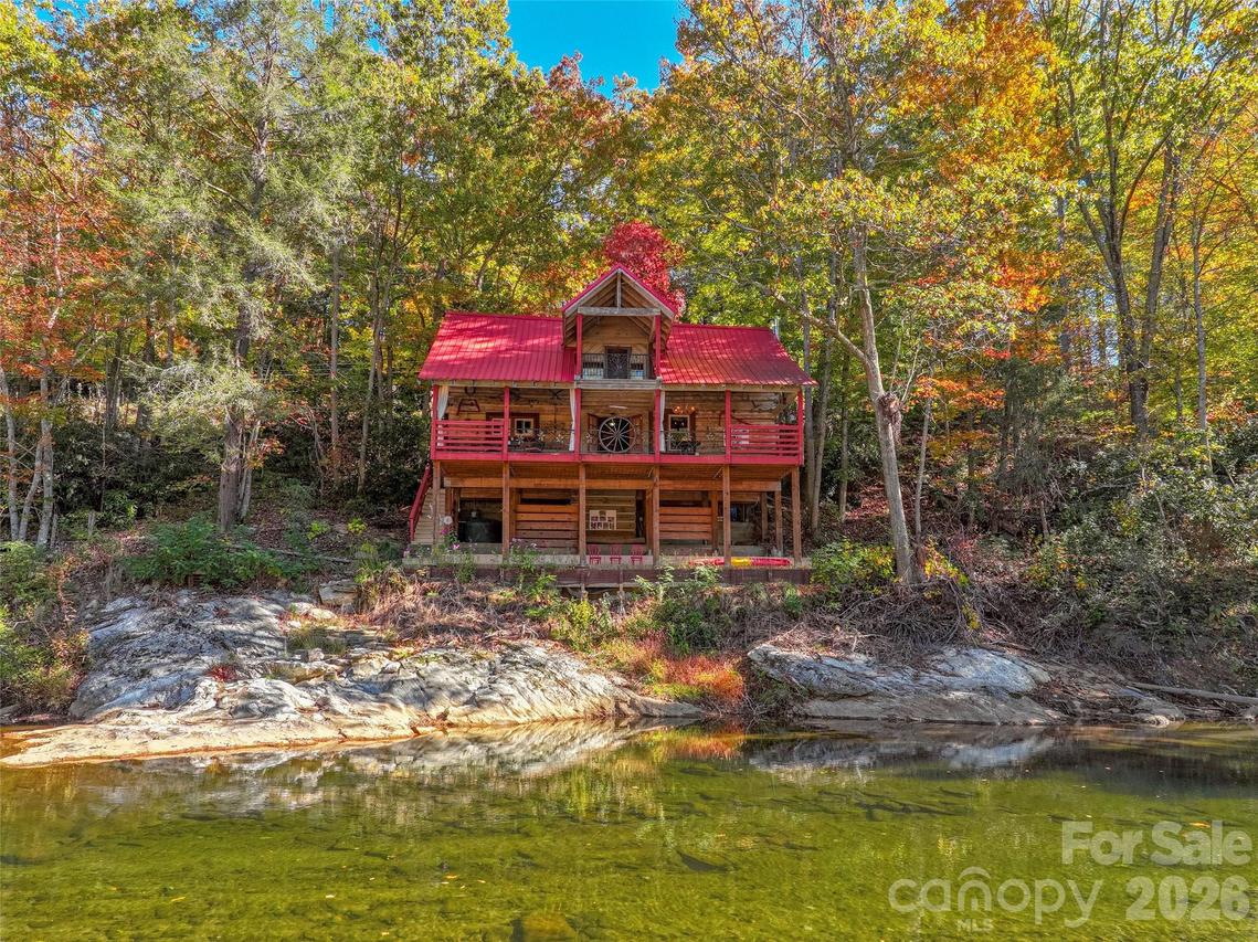 996 Halls Chapel Rd., Burnsville, NC 28714