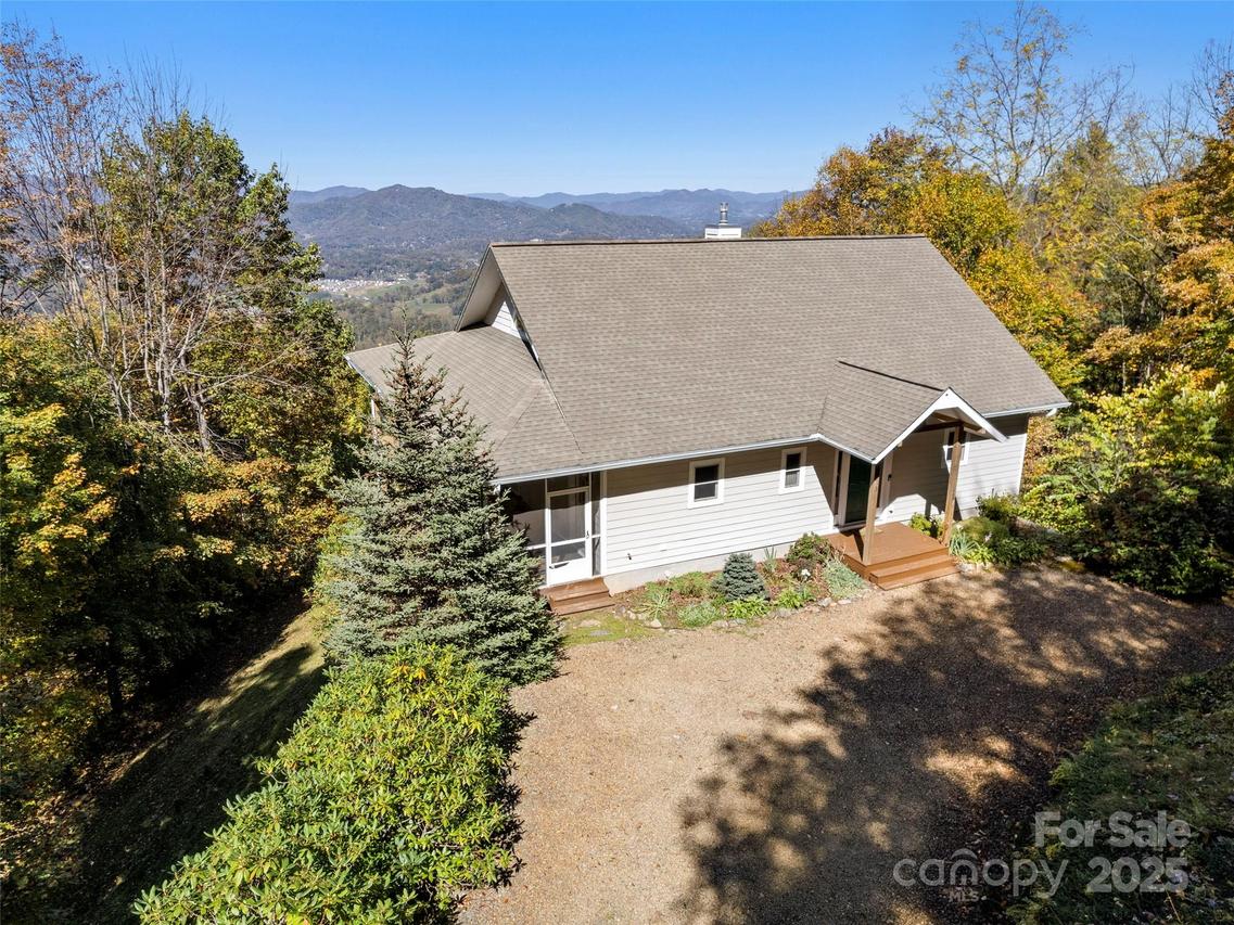 103 Marney's Vista Rd., Waynesville, NC 28786