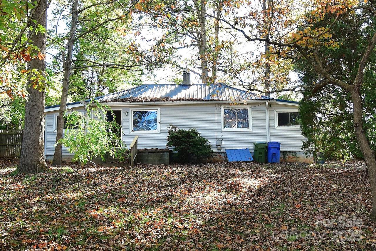 26 Dogwood Ct., Asheville, NC 28805