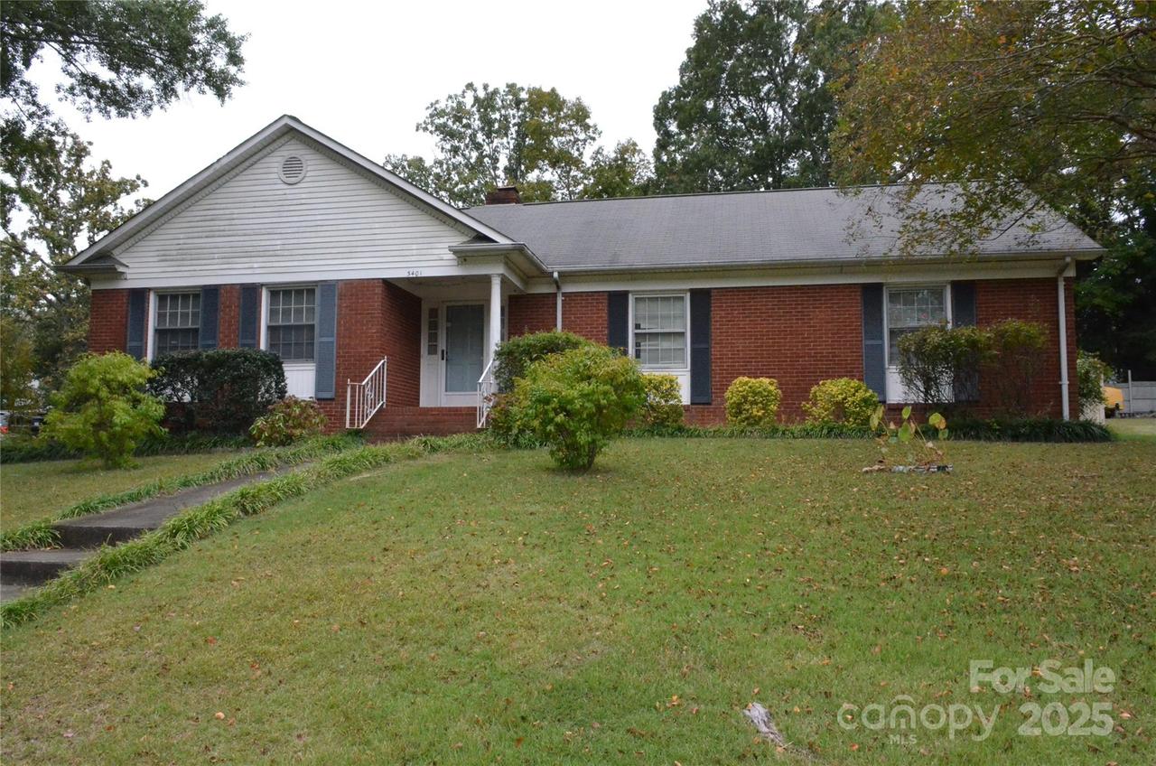 3401 Aspendale Ln., Charlotte, NC 28212