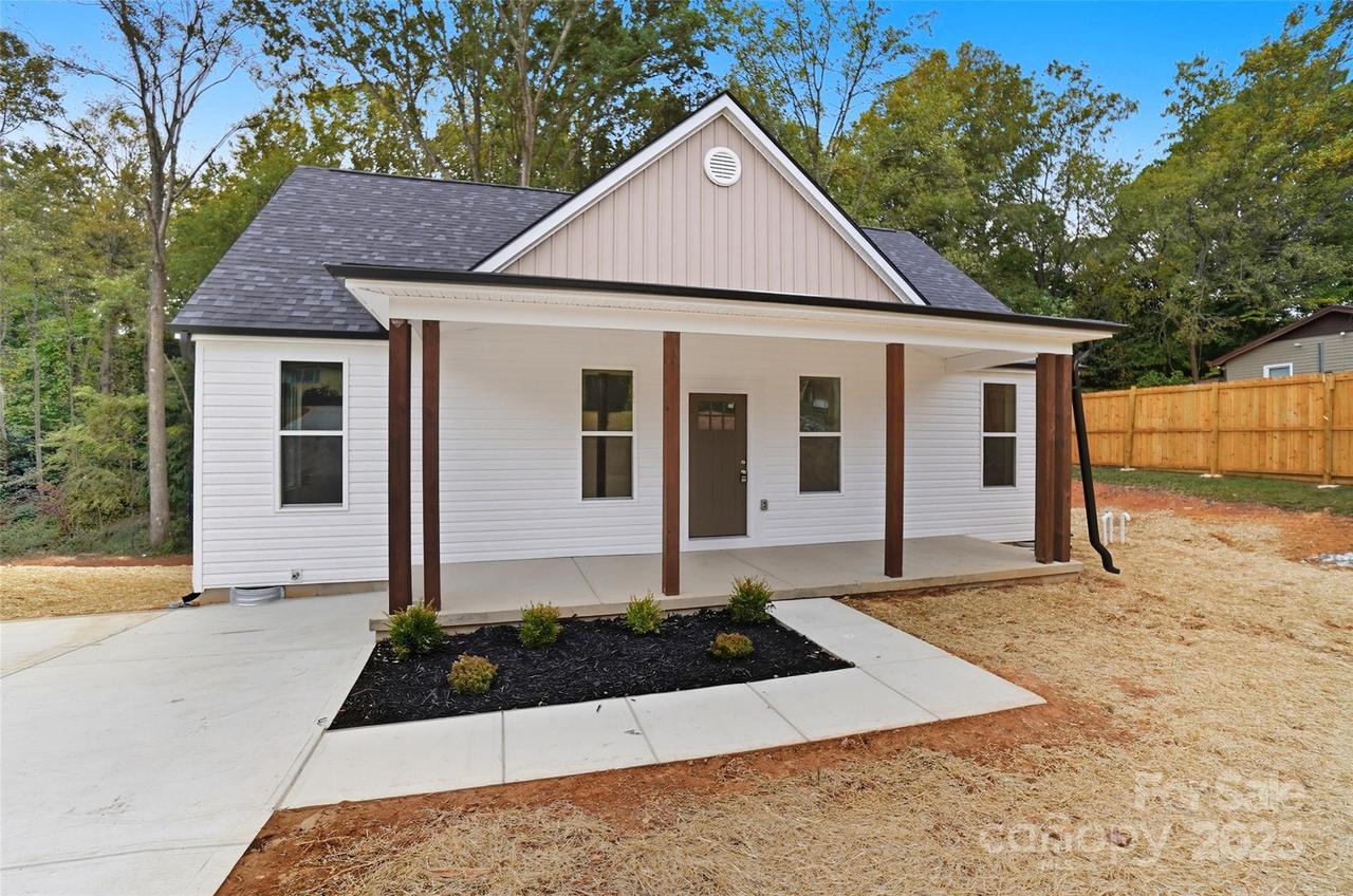1904 Beauty St., Statesville, NC 28625