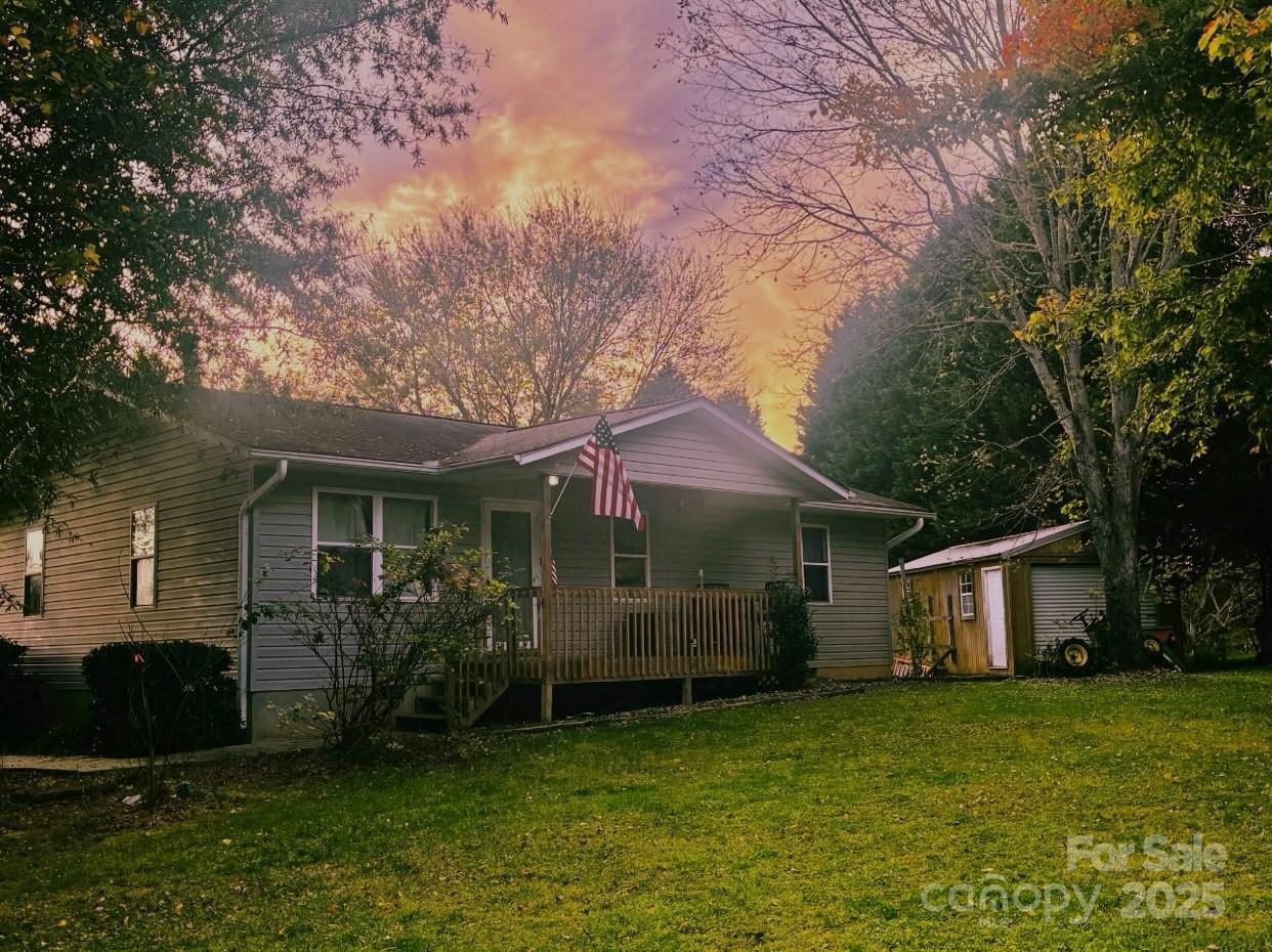 45 Pleasant Ct., Flat Rock, NC 28731