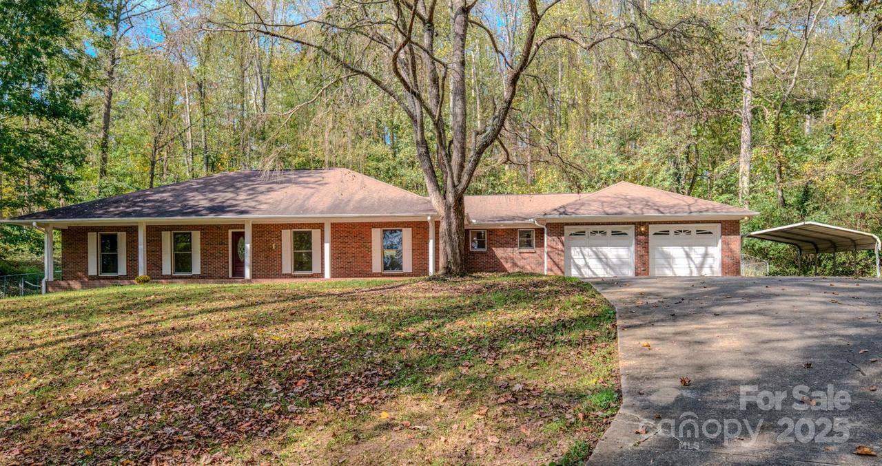 35 Byrd Rd., Candler, NC 28715