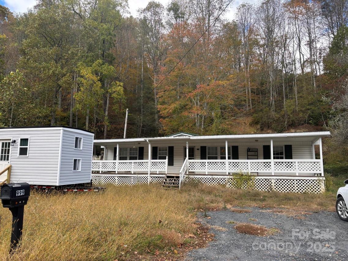 999 Hwy 19e Hwy., Newland, NC 28657