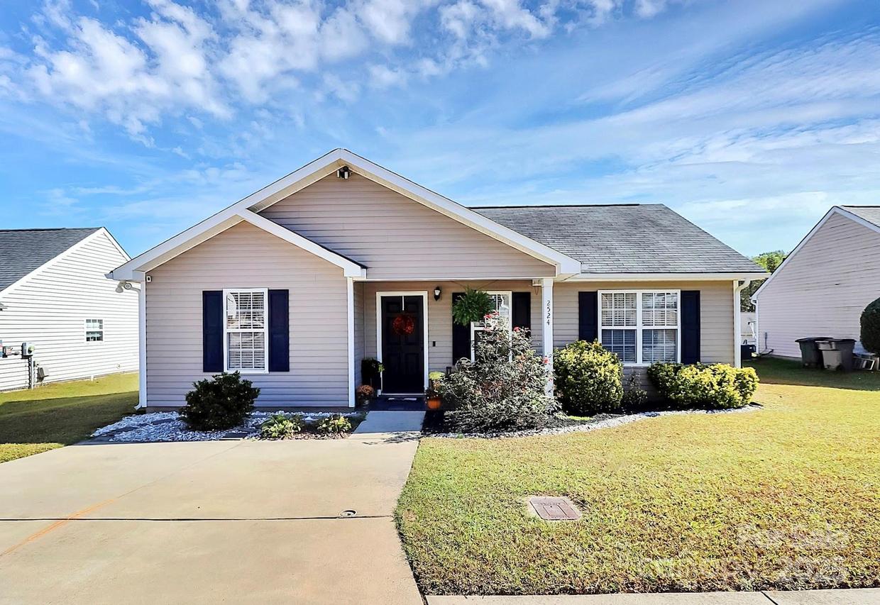2524 Gelsinger Ave., Bessemer City, NC 28016