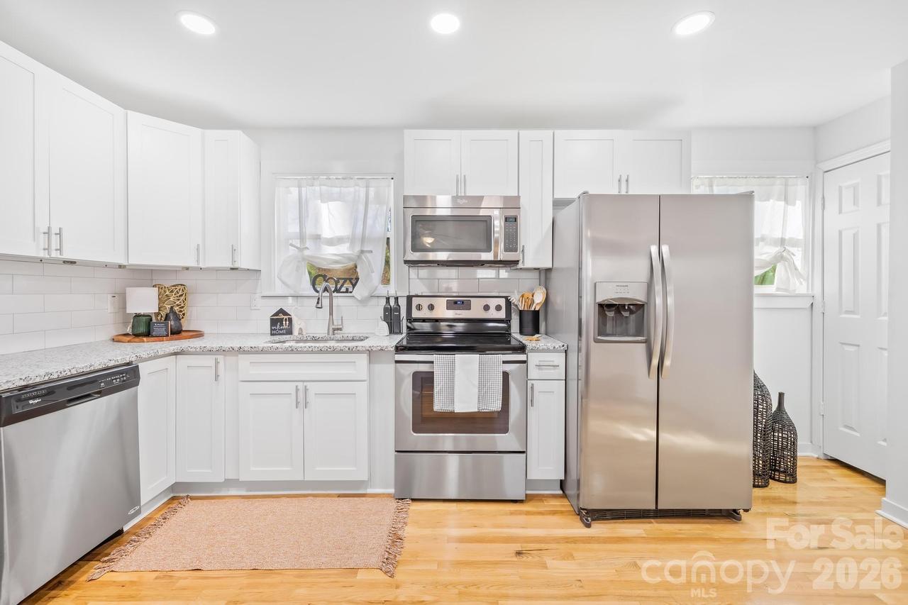 2529 Crescent Ln., Gastonia, NC 28052