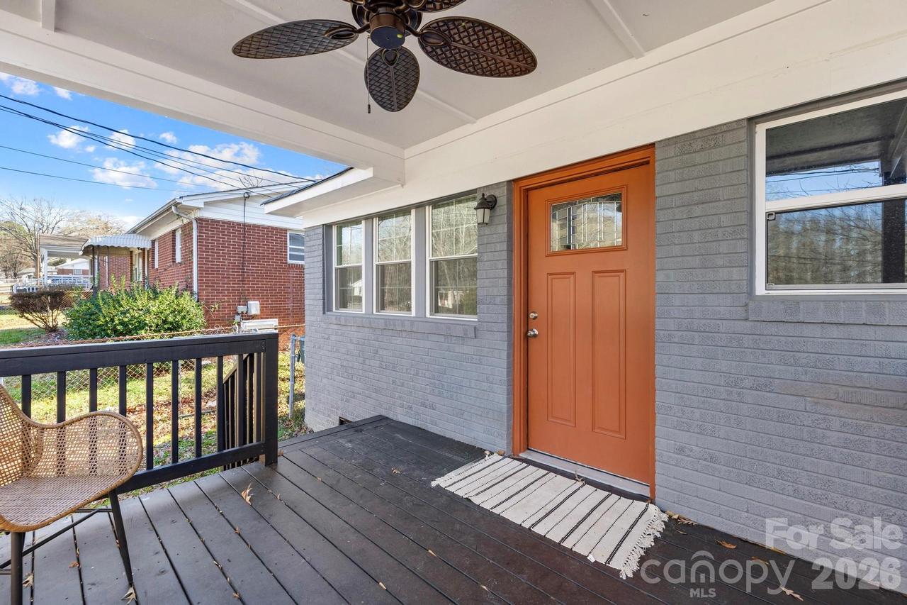 2529 Crescent Ln., Gastonia, NC 28052