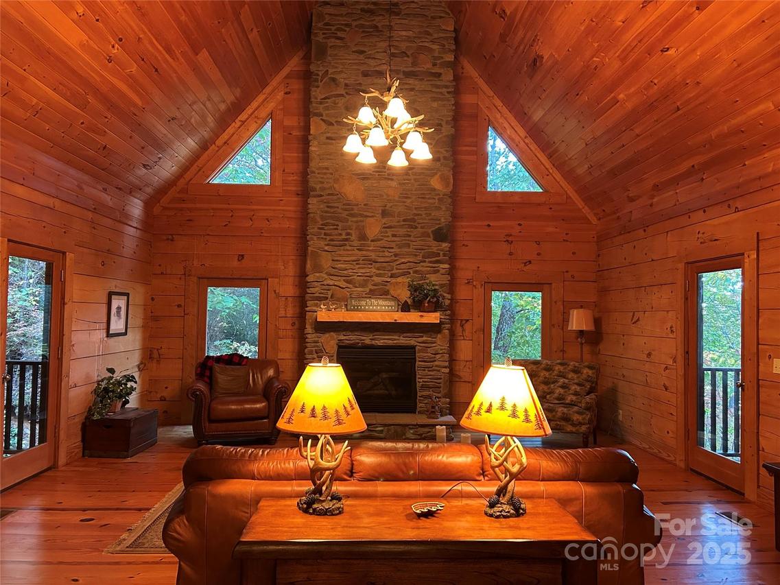 167 Mountain Vista Dr., Saluda, NC 28773