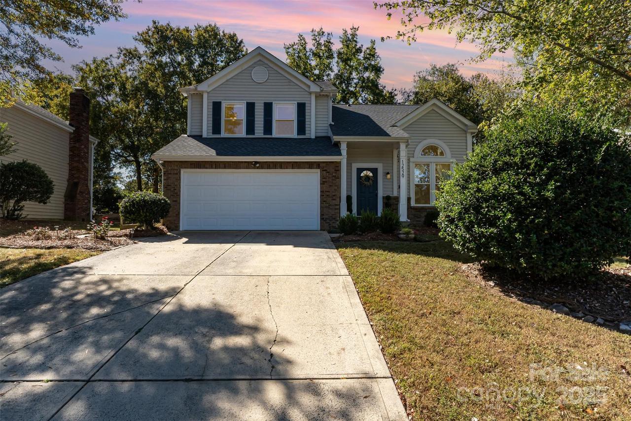 12529 Woodside Falls Rd., Pineville, NC 28134