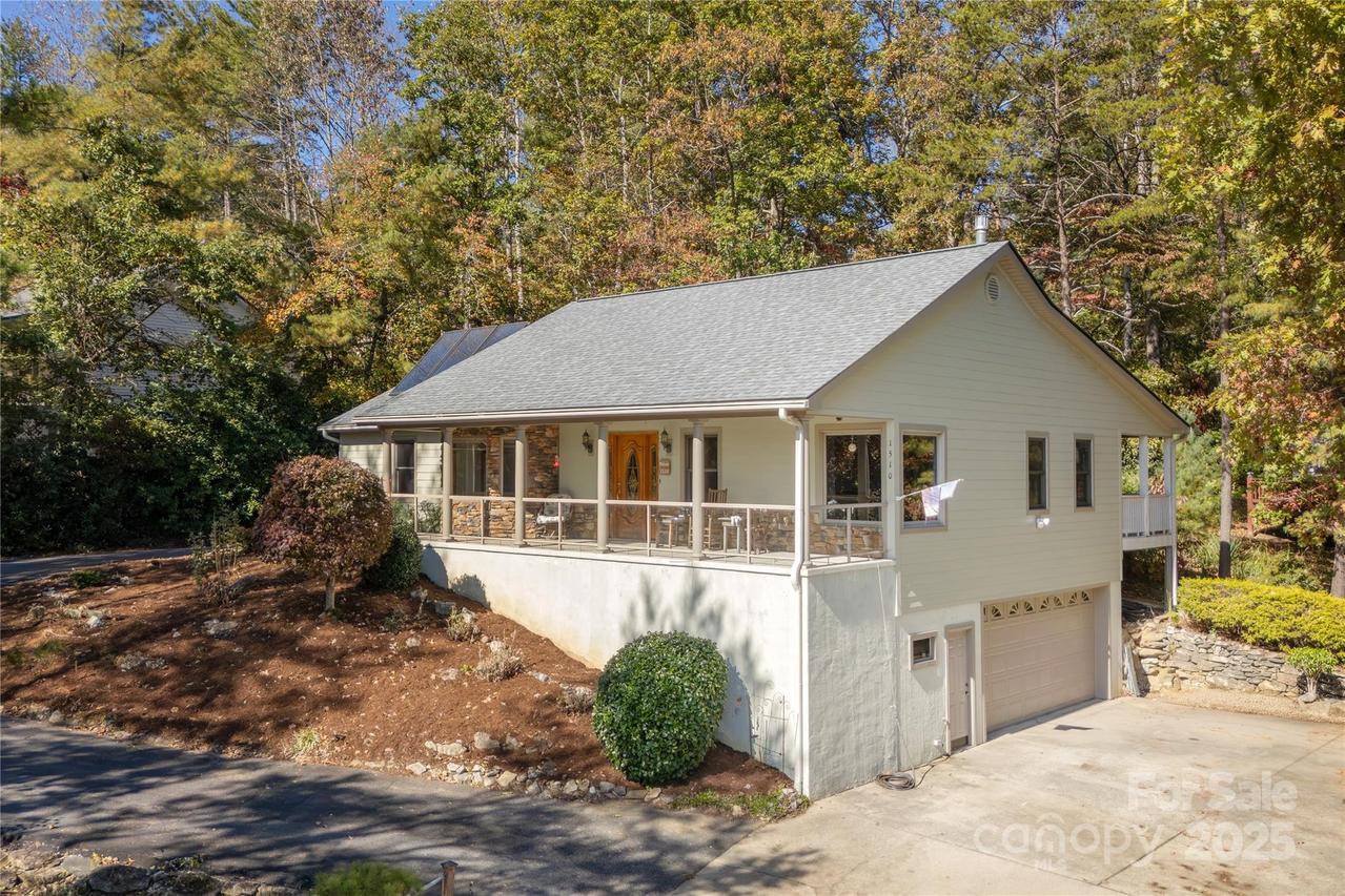 1510 Chestnut Gap Rd., Hendersonville, NC 28792