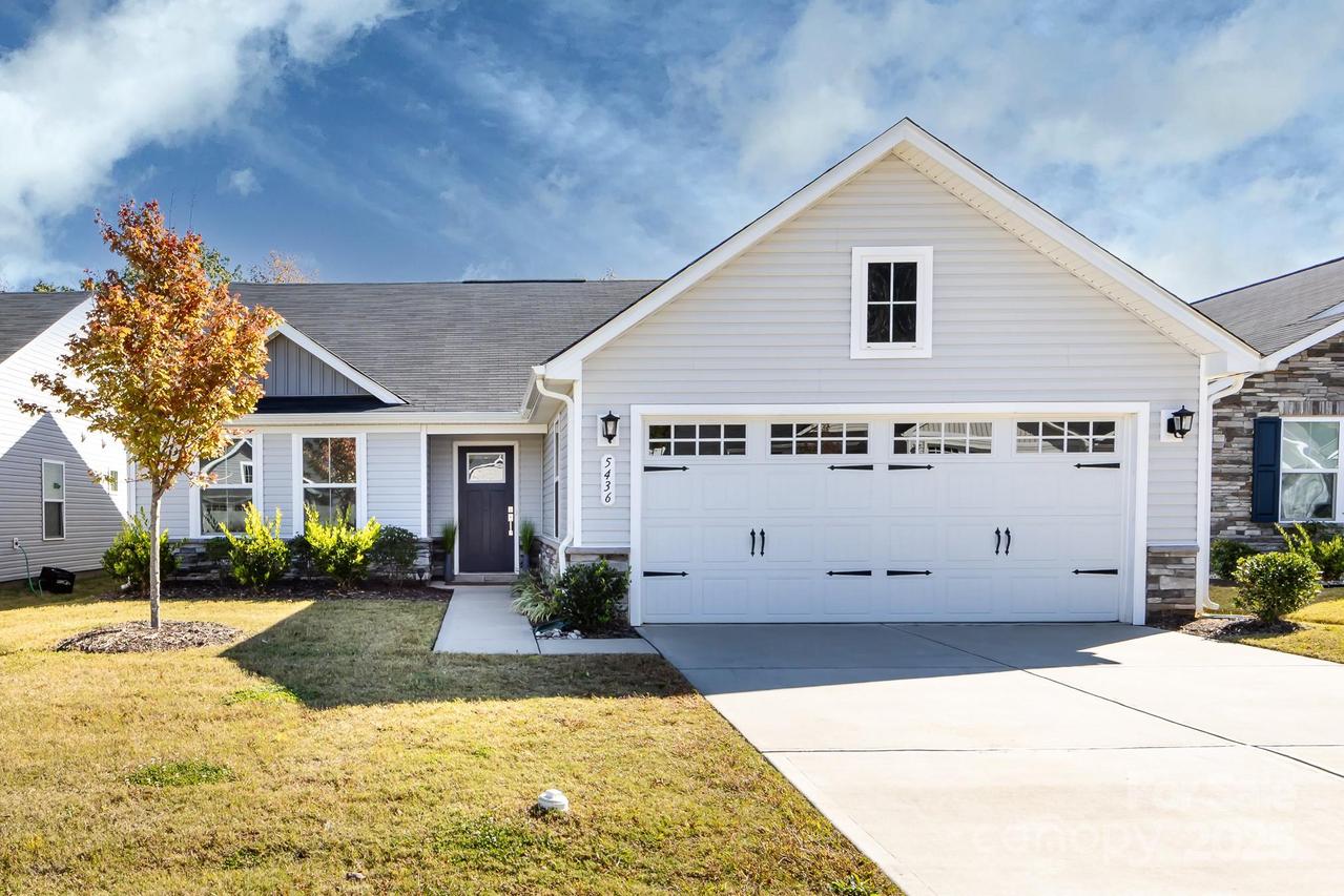 5436 Hughesdale Dr., Charlotte, NC 28215