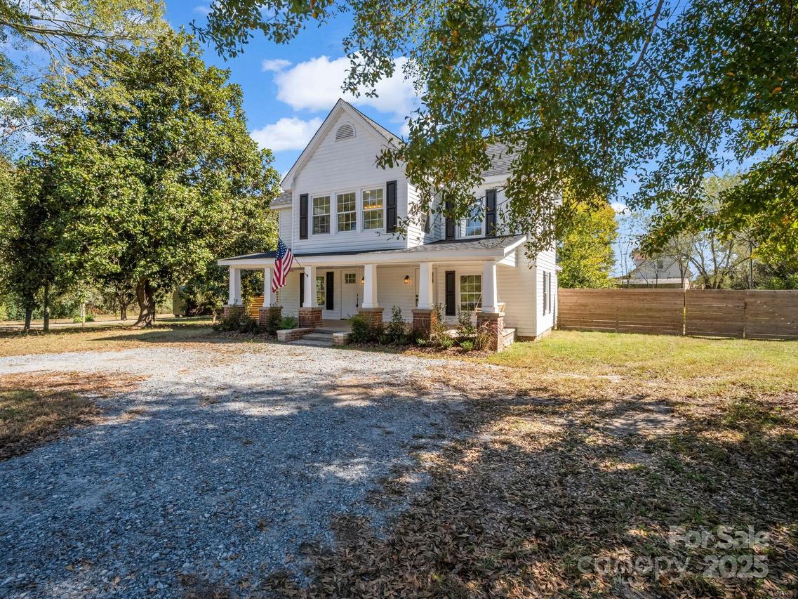 596 Old Mooresboro Rd., Mooresboro, NC 28114