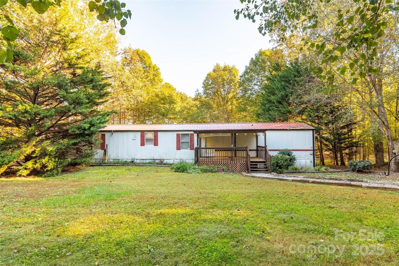 190 Carrs Ct., Mooresboro, NC 28114