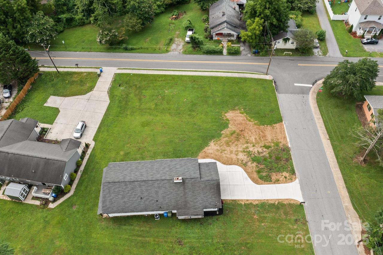 000 S Justice St. #C, Hendersonville, NC 28739