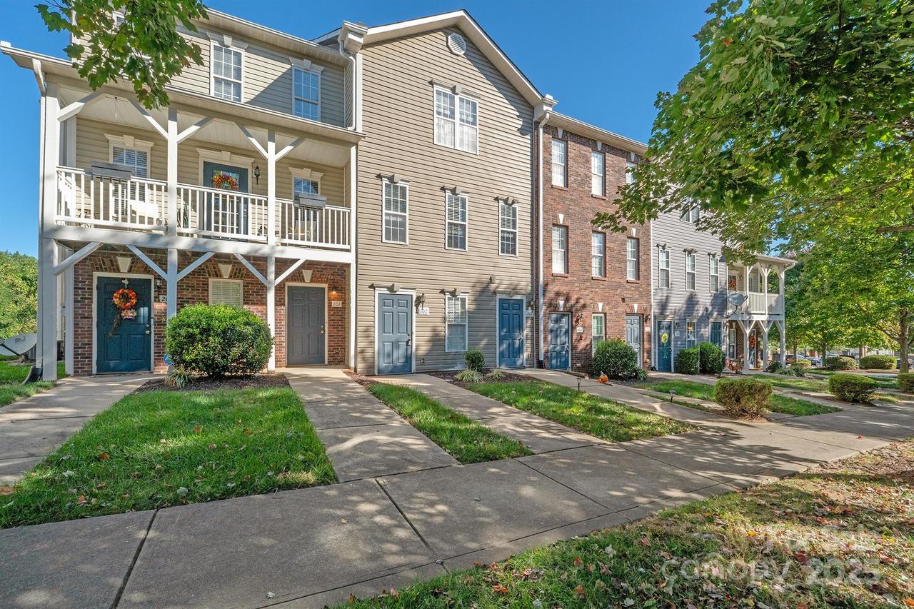 119 Steam Engine Dr. #102, Mooresville, NC 28115