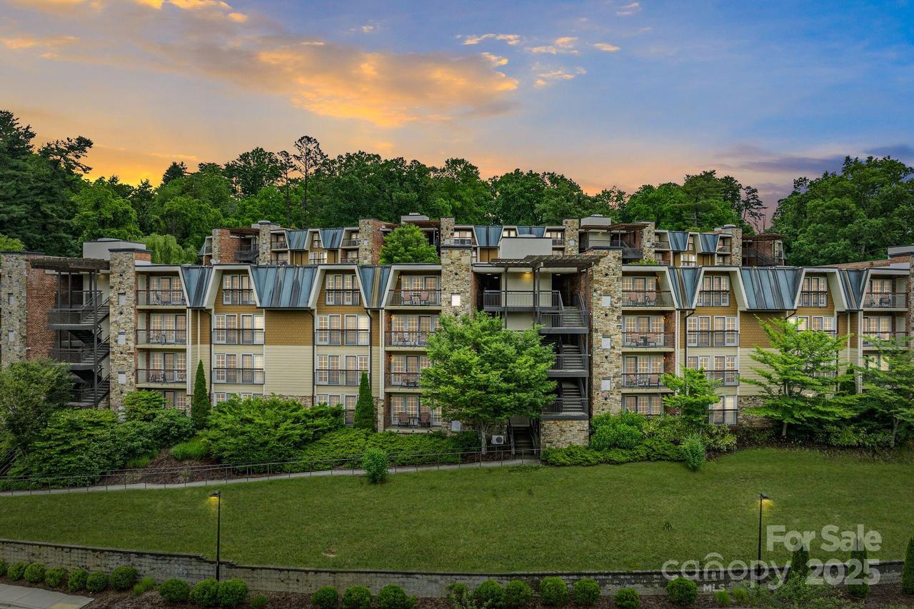 429 Bowling Park Rd., Asheville, NC 28803