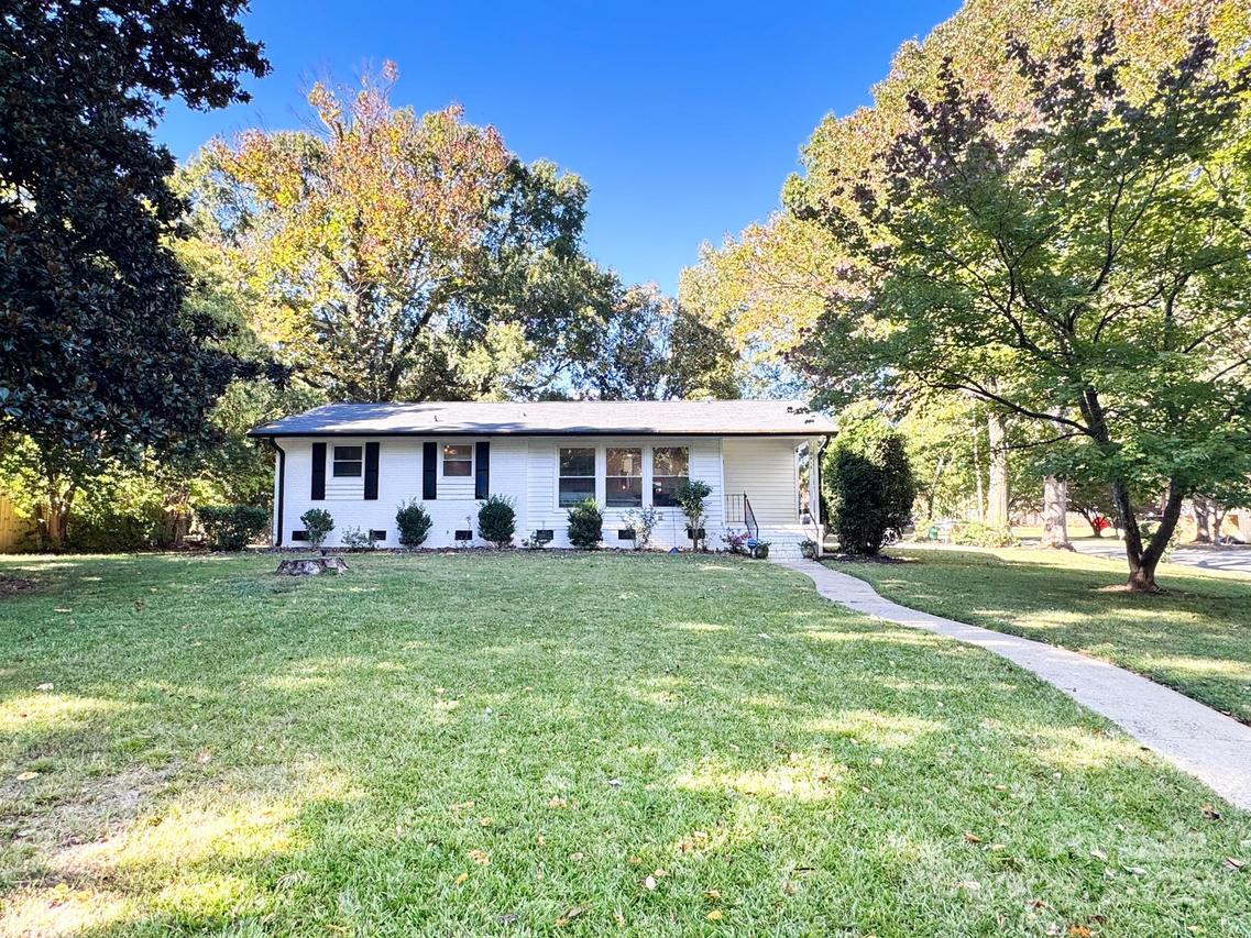 5415 Larchmont Ave., Charlotte, NC 28215