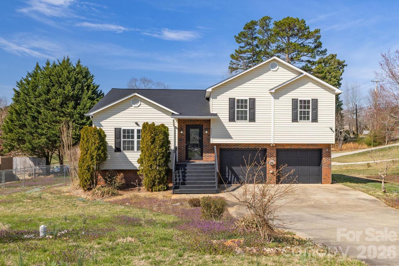 311 N Meadow Dr., Morganton, NC 28655