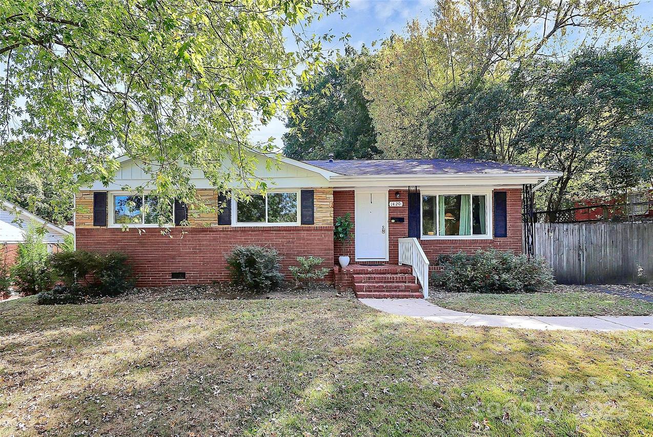 1420 Starbrook Dr., Charlotte, NC 28210