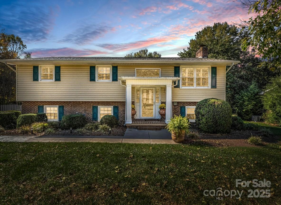 2340 24th Ave., Hickory, NC 28601