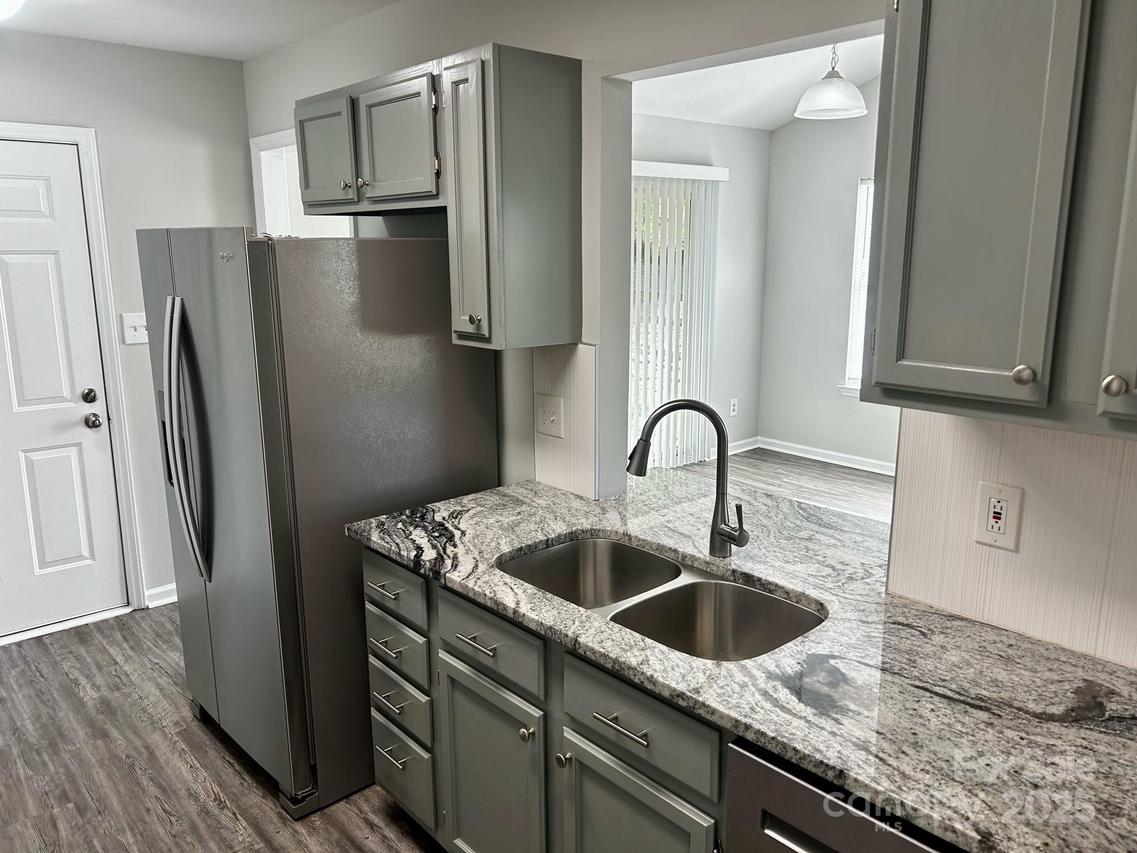 1225 Eagles Landing Dr., Charlotte, NC 28214