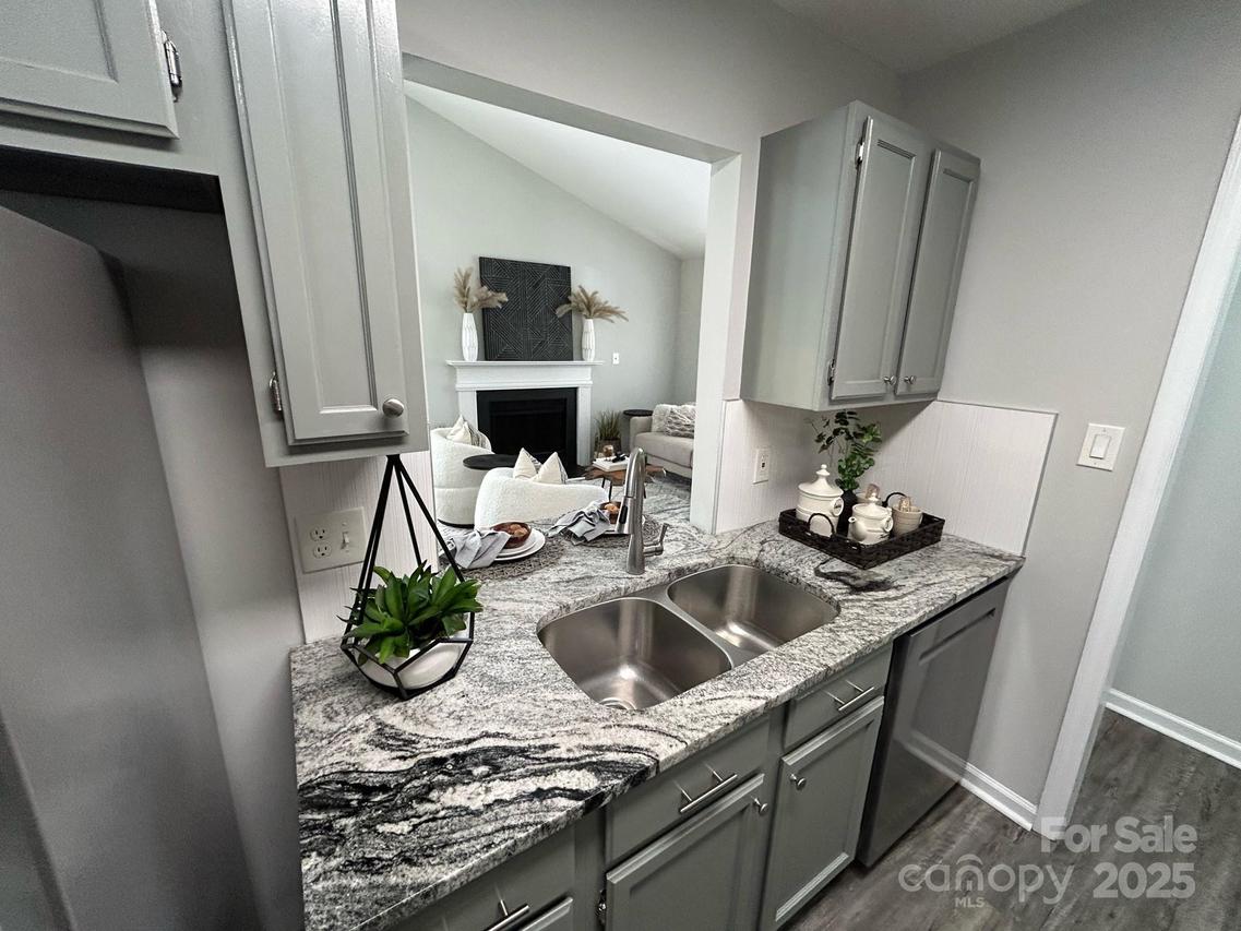 1225 Eagles Landing Dr., Charlotte, NC 28214